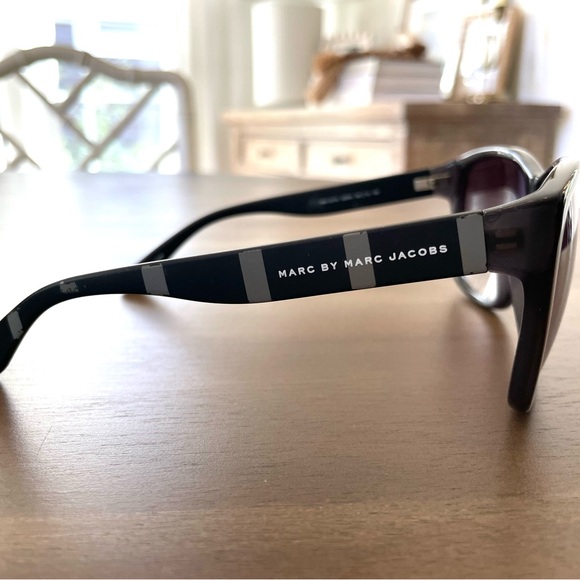Marc By Marc Jacobs Sunglassess - Picture 1 of 3